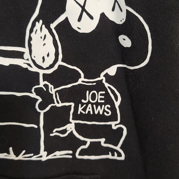KAWS Uniqlo Limited Peanuts Logo Hoodie Sweatshirt - Picture 3 of 12
